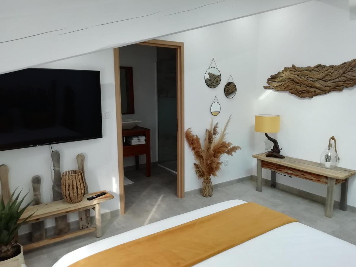 Appartement Au Dessus De La Maison Du Saunier Salin-de-Giraud Dış mekan fotoğraf